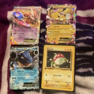 Pokemon Trading Cards - Mewtwo, Pikachu, Blastoise, Voltorb - Multicolor